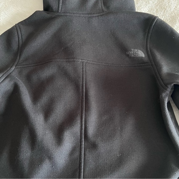 The North Face Pullover 🖤 - Picture 10 of 12